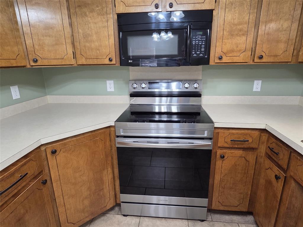 Crawford Addn, Block 3, Lot 4 and Part of Lots 5&6 - Residential