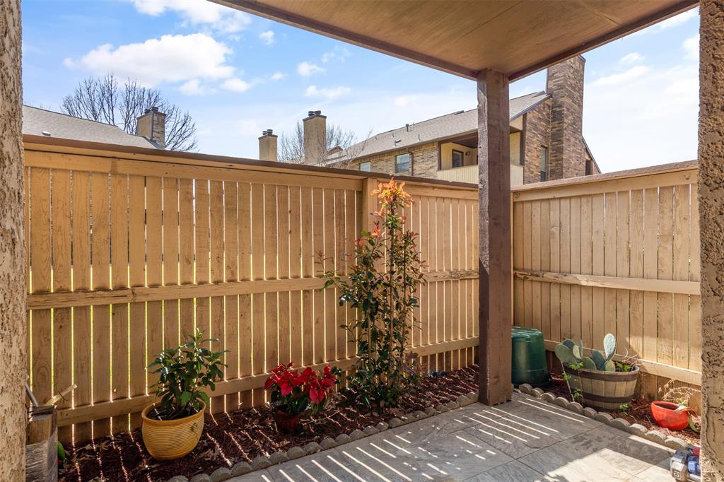 Cloisters Condo The - Residential