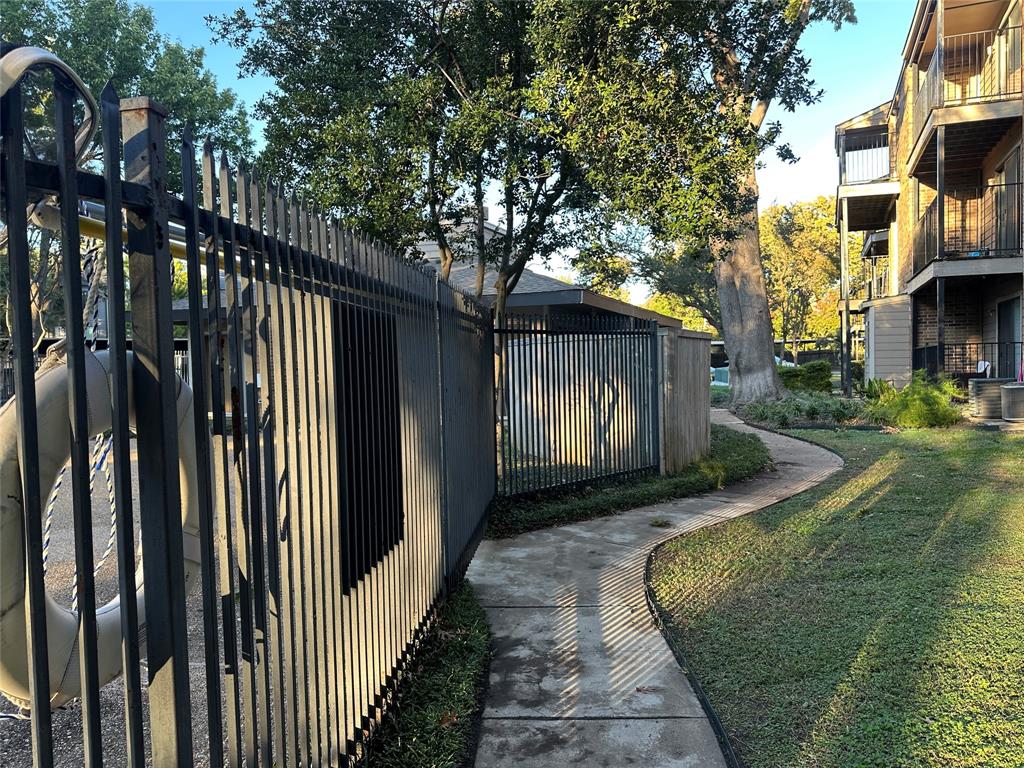 Oakhollow Condo - Residential