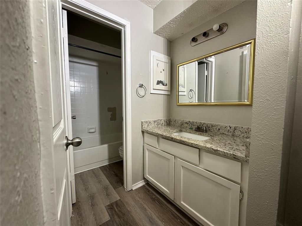 Oakhollow Condo - Residential