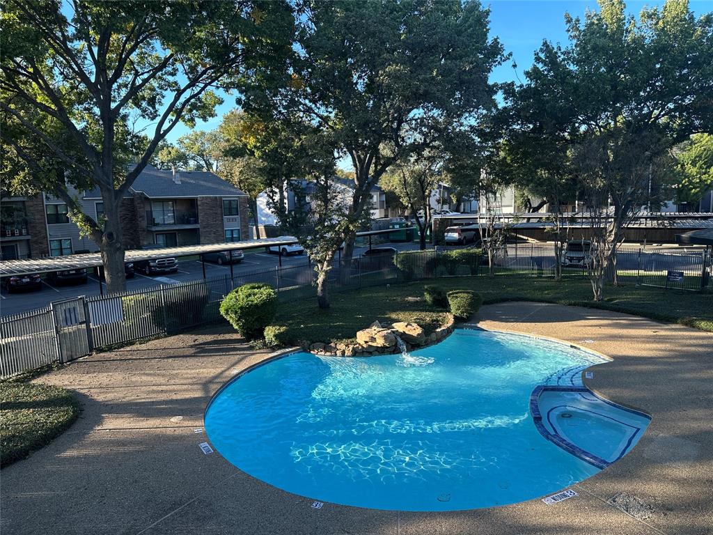 Oakhollow Condo - Residential