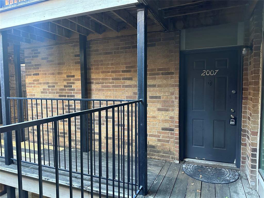 Oakhollow Condo - Residential