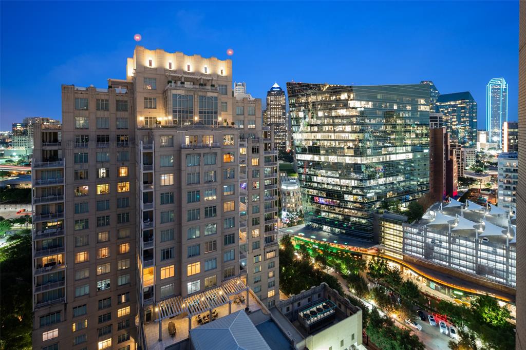 Tower & Regency Row Residences - Residential