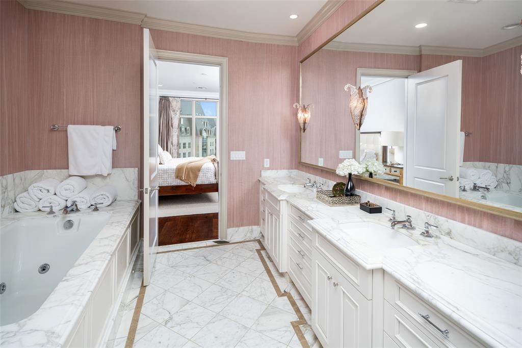 Tower & Regency Row Residences - Residential