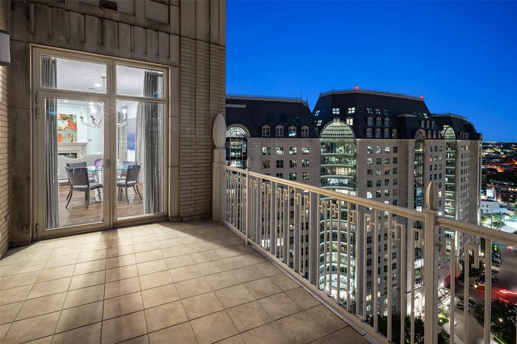 Tower & Regency Row Residences - Residential