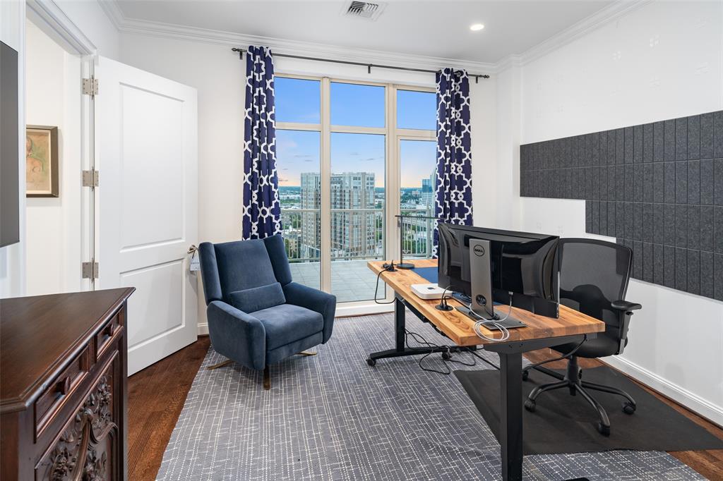 Tower & Regency Row Residences - Residential