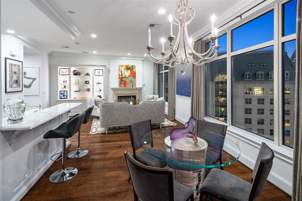 Tower & Regency Row Residences - Residential