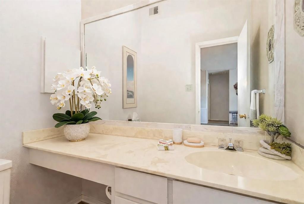 High Hollows Condo - Residential