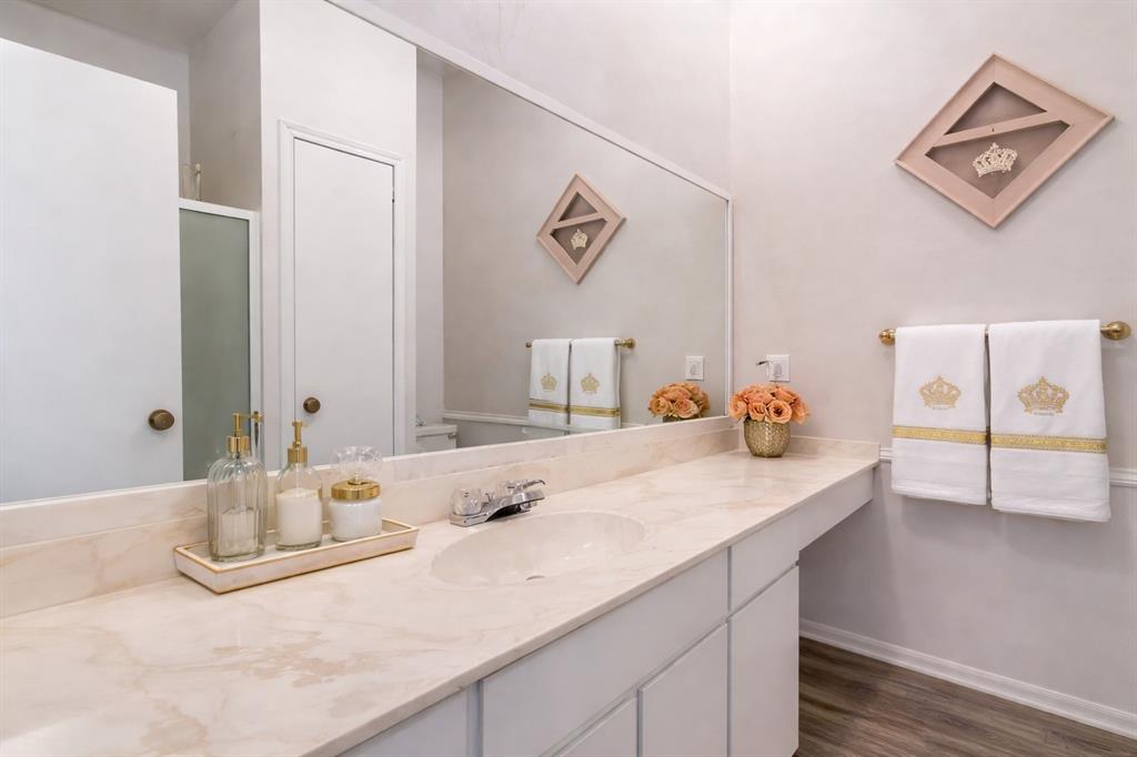 High Hollows Condo - Residential