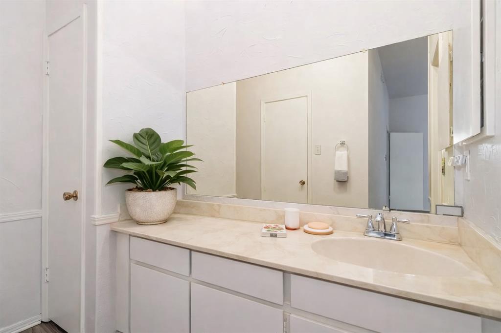 High Hollows Condo - Residential