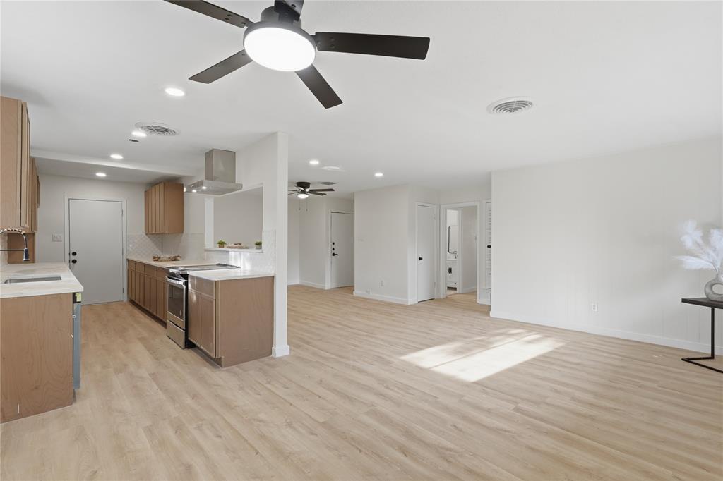 4649 South Drive W