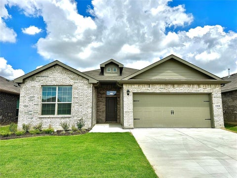 Photo of 4308 Cornelia Street, Fort Worth, TX 76036 (MLS # 21339359)