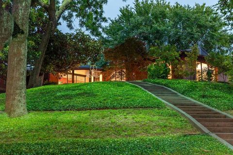 1624 Eastus Drive Dallas TX 75208
