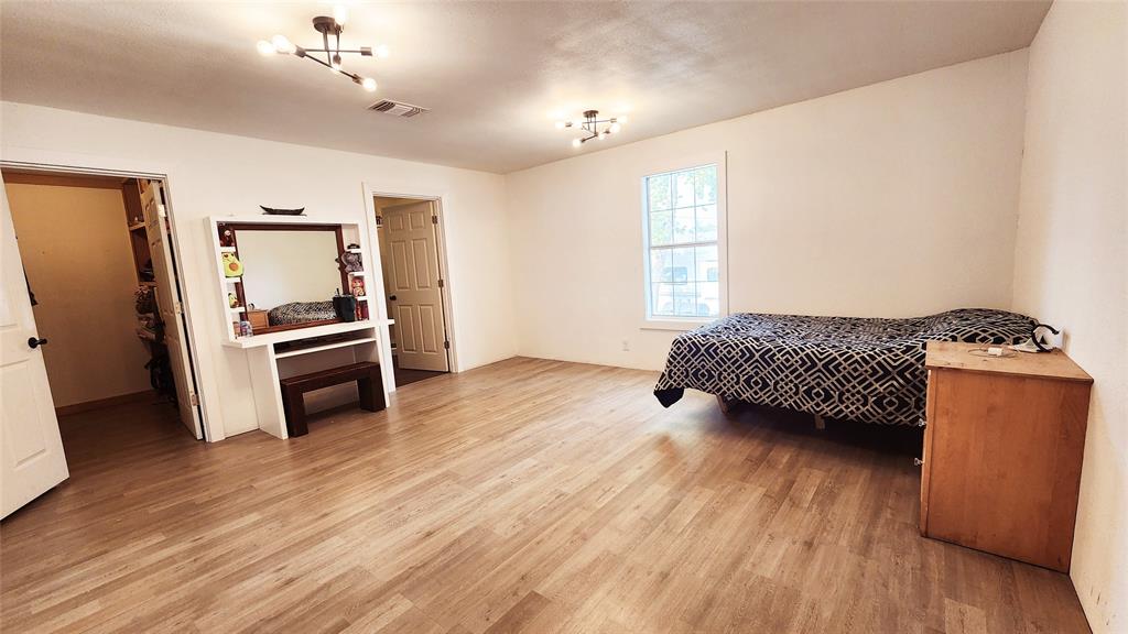 Club Lake Estate - Residential