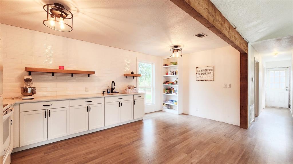 Club Lake Estate - Residential