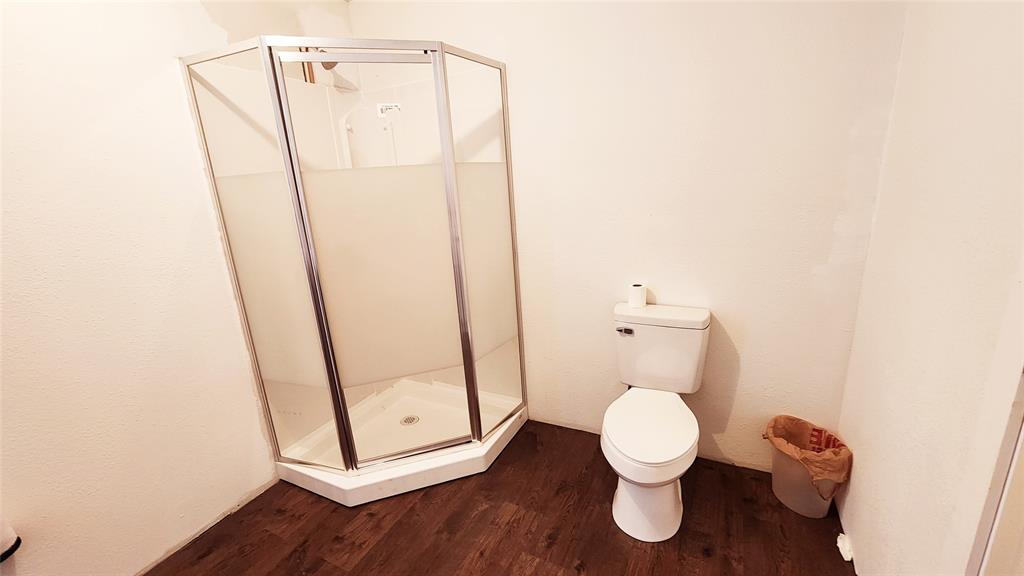 Club Lake Estate - Residential