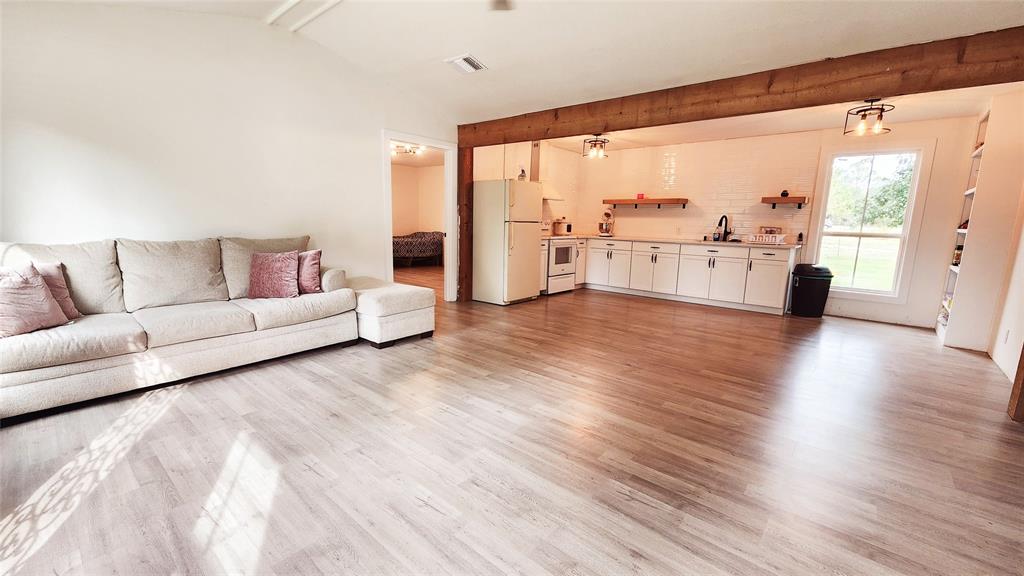 Club Lake Estate - Residential