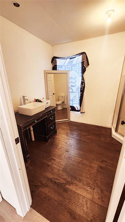 Club Lake Estate - Residential