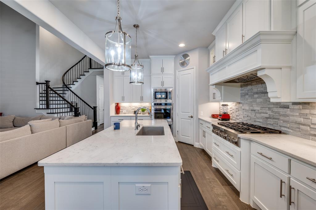 2921 Darcy