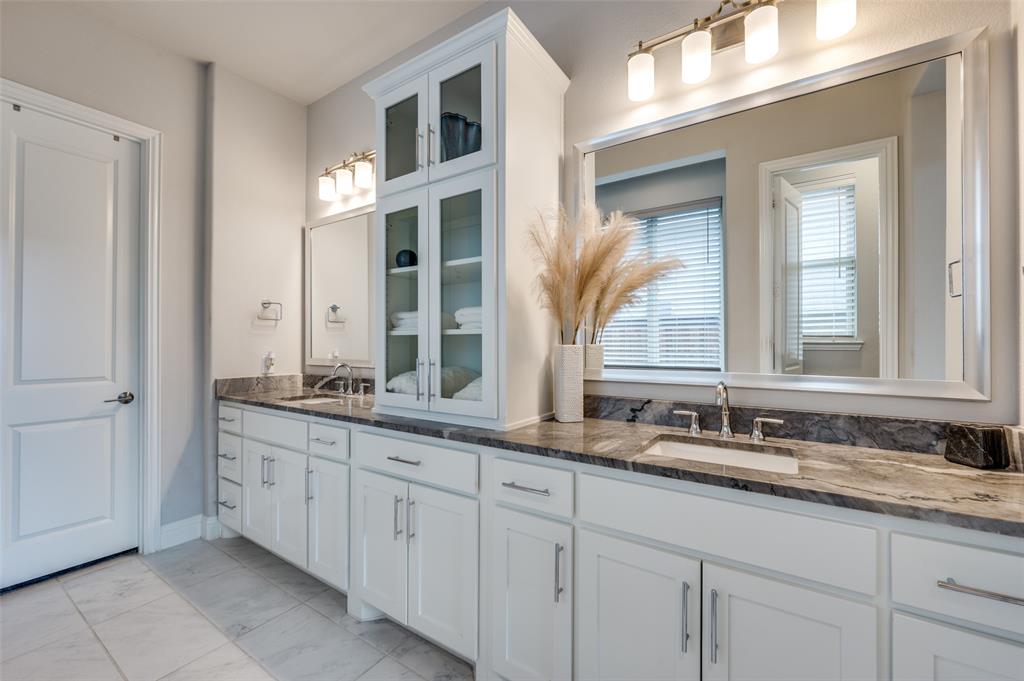 2921 Darcy