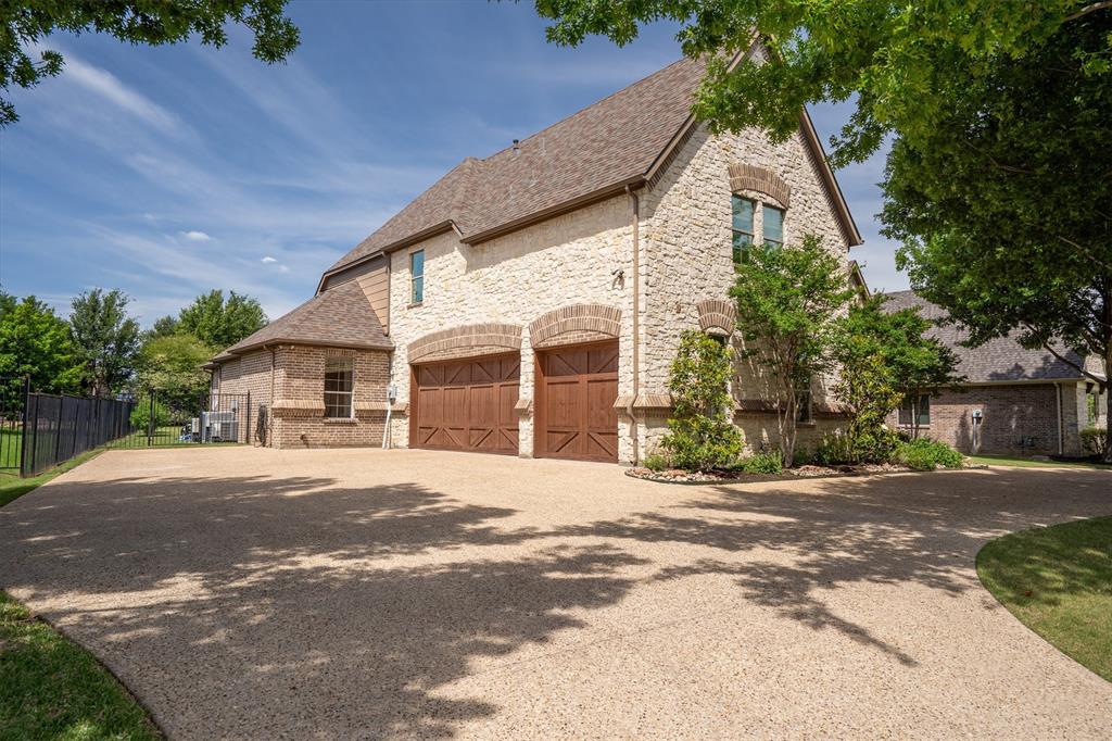 3225 Clubview Drive