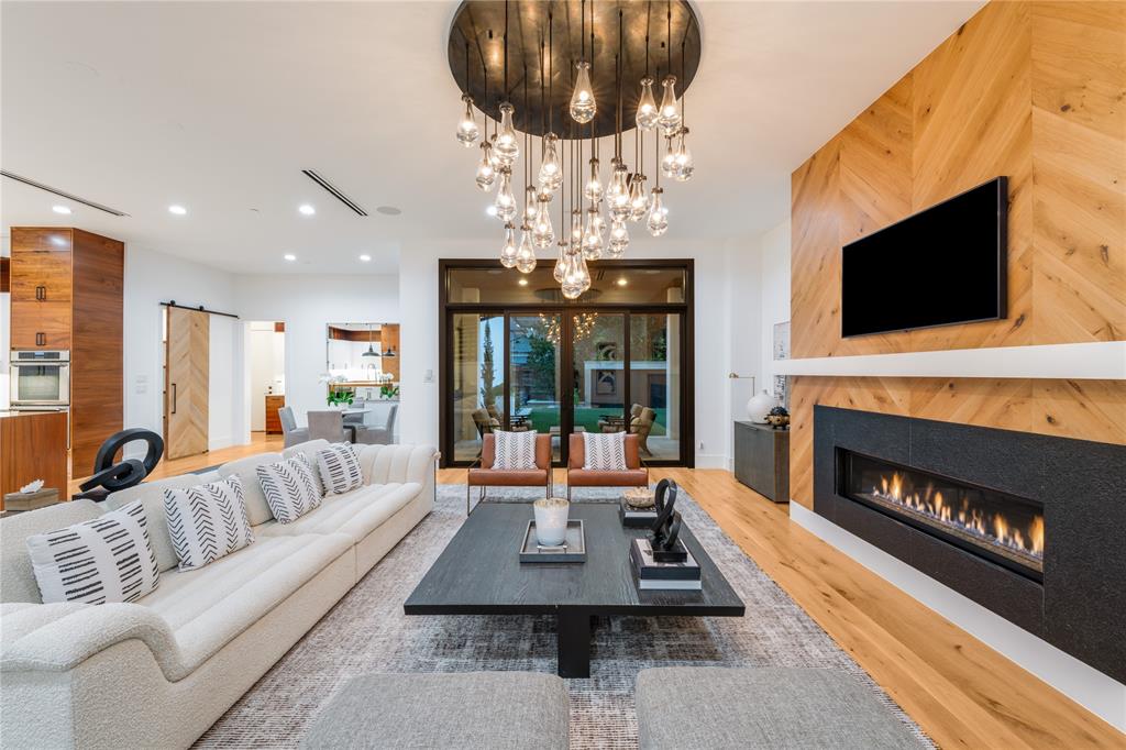 3233 Northwest Parkway