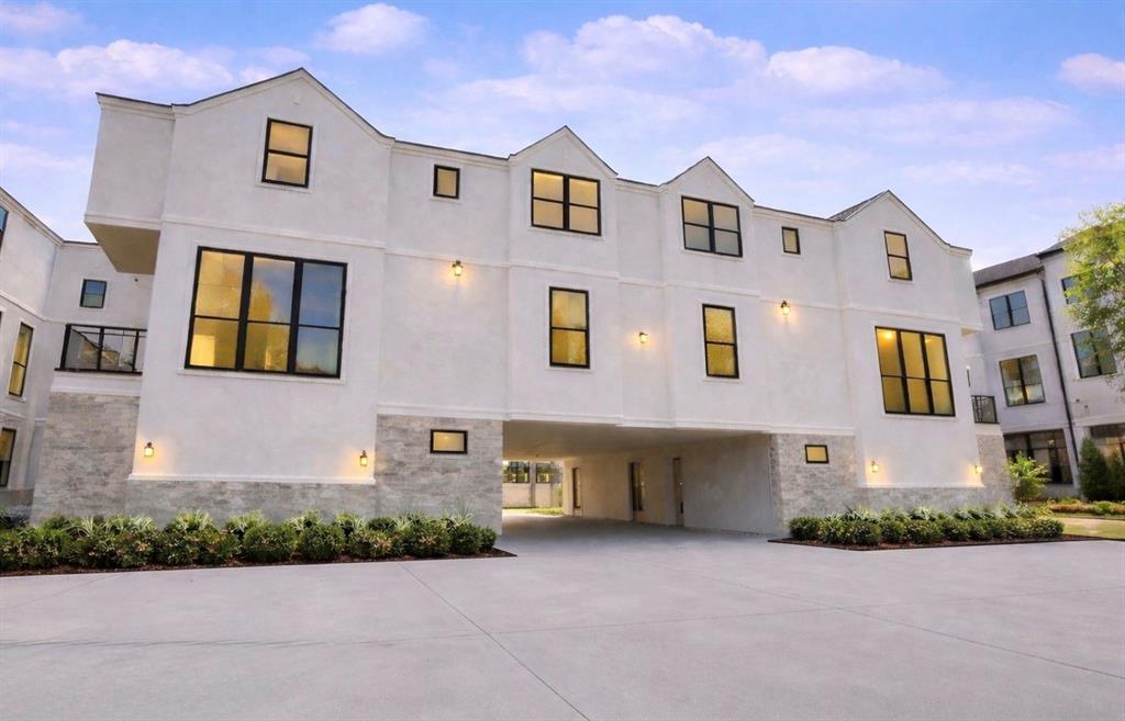 4505 Emerson Avenue 1