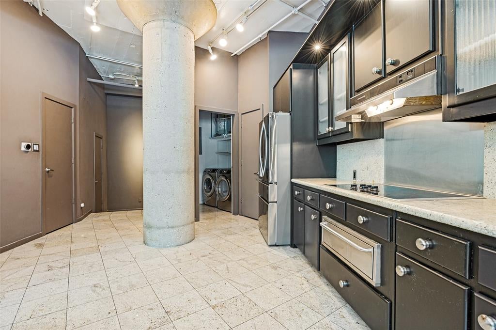 2220 Canton Street 101