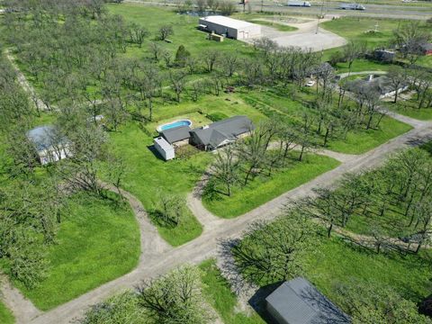 112 Robin Drive Burleson TX 76028