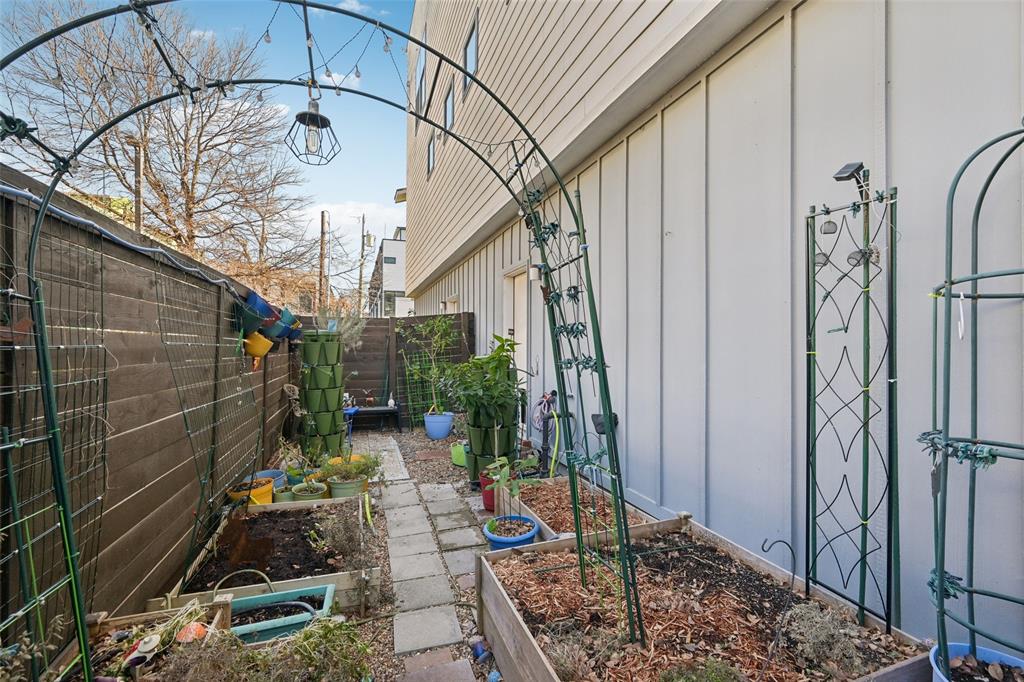 Ross Ave - Residential