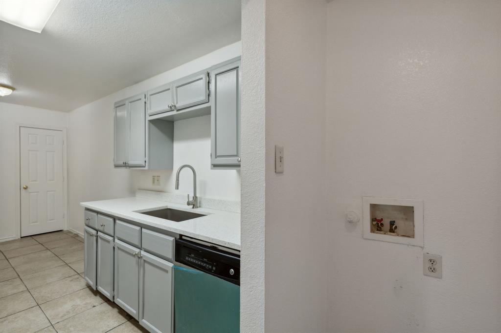 5233 Flamingo Road