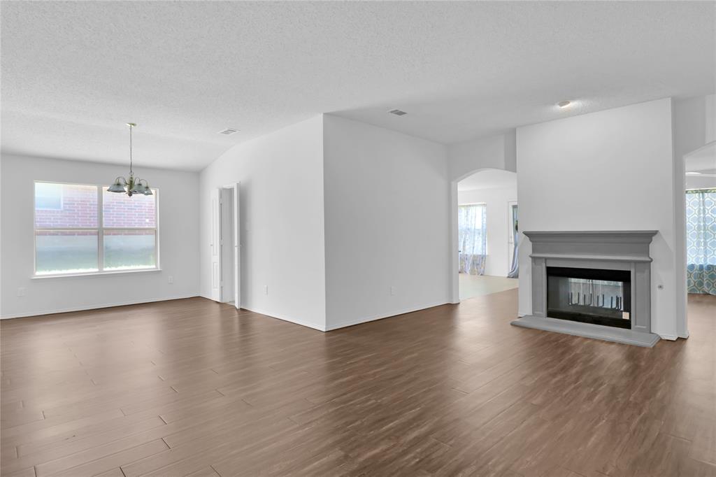 8300 Southern Prairie Drive