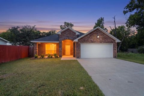 Photo of 3912 Oneal Street, Greenville, TX 75401 (MLS # 21299525)