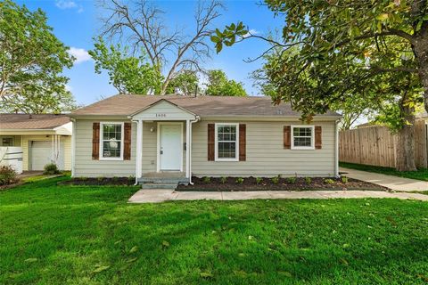 Photo of 1606 Davis Boulevard, Garland, TX 75042 (MLS # 21201363)