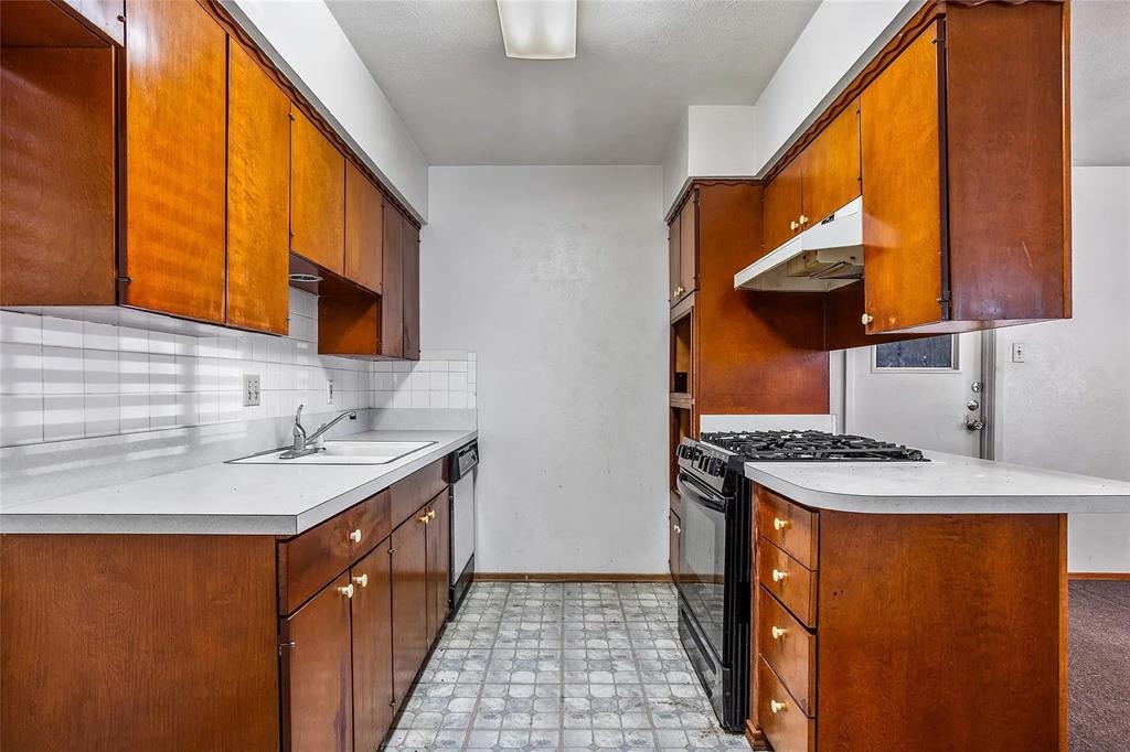 724 E Mustang Street