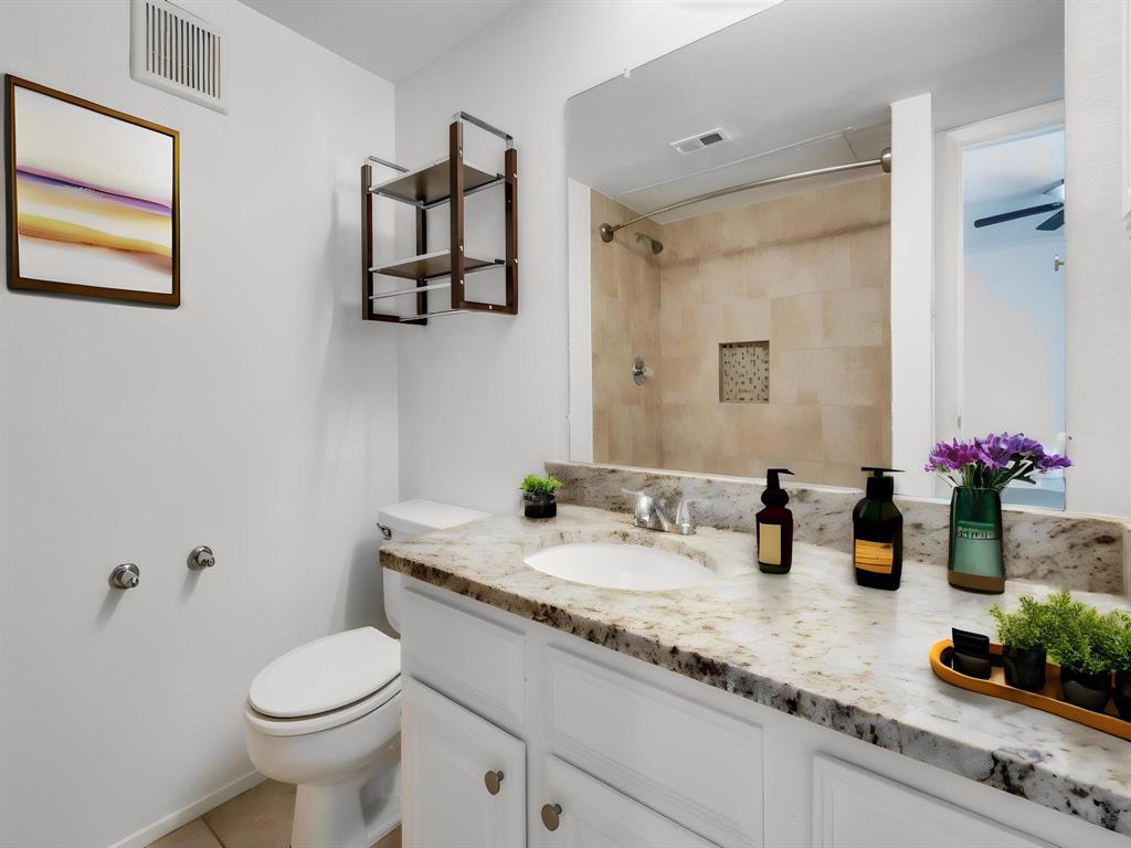 University Crossroads Ph 01 & 02 - Residential Lease