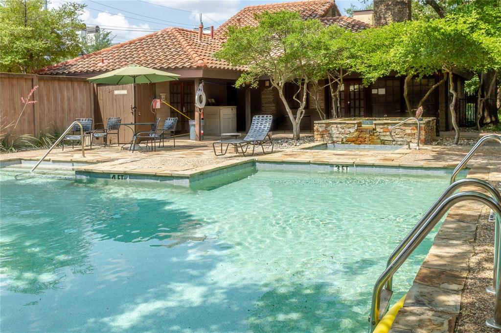 University Crossroads Ph 01 & 02 - Residential Lease