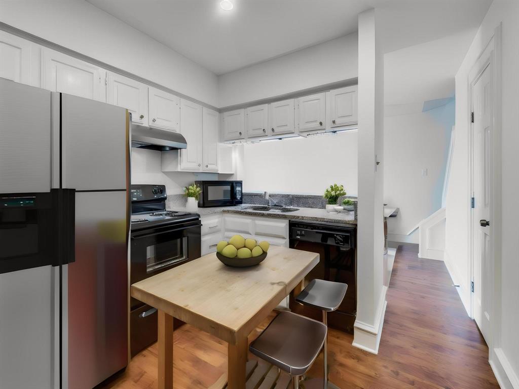 University Crossroads Ph 01 & 02 - Residential Lease