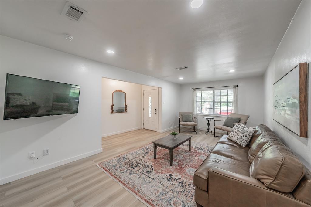 3048 Golfing Green Drive