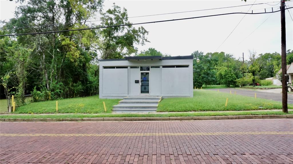530 N Border Avenue