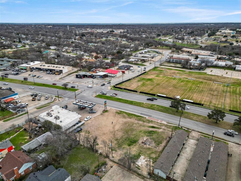 3215 E Lancaster Avenue