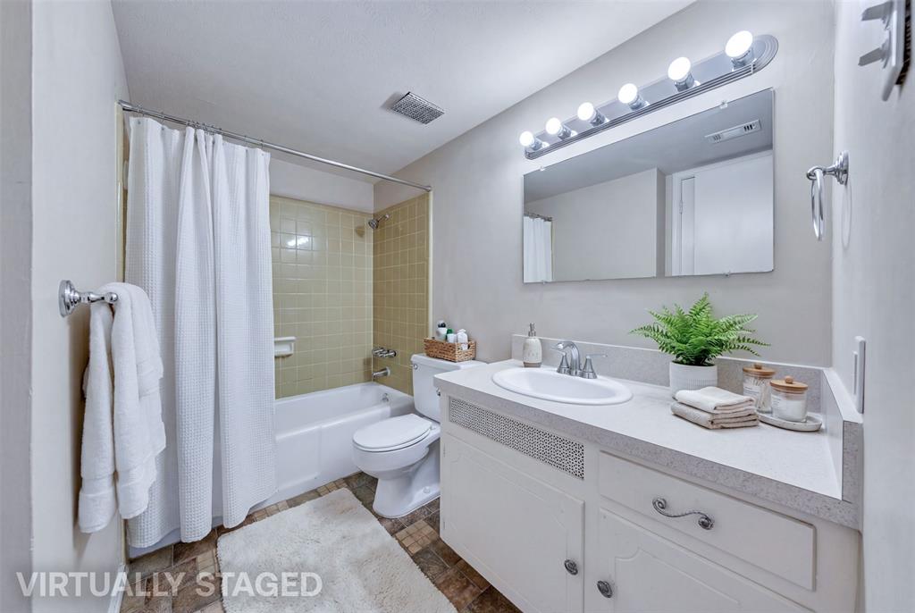 Ridglea Estate Condo - Residential