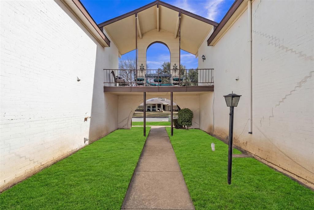 Ridglea Estate Condo - Residential