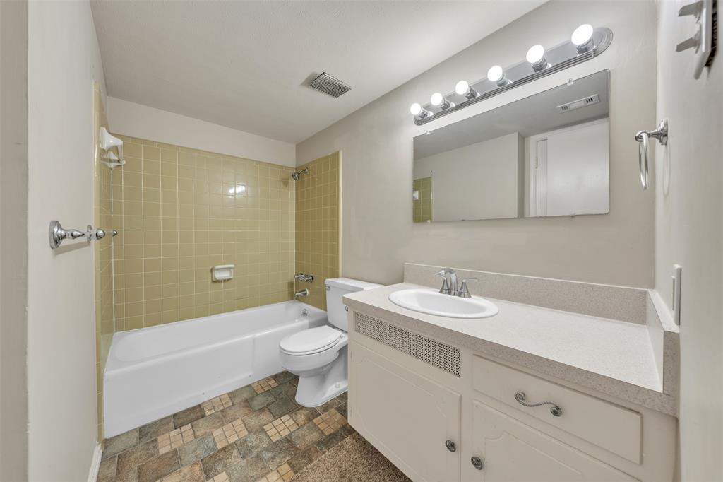 Ridglea Estate Condo - Residential