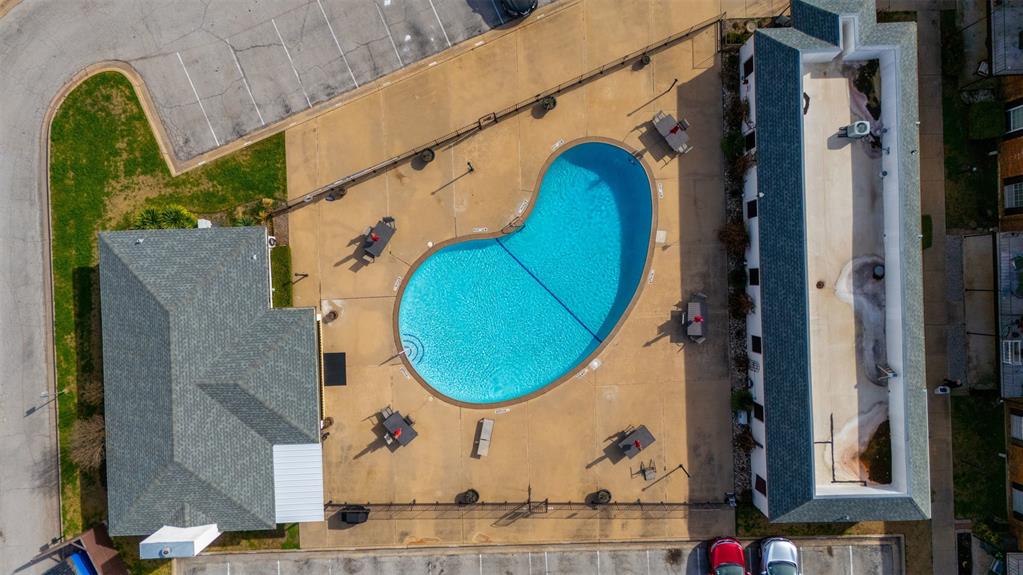 Ridglea Estate Condo - Residential