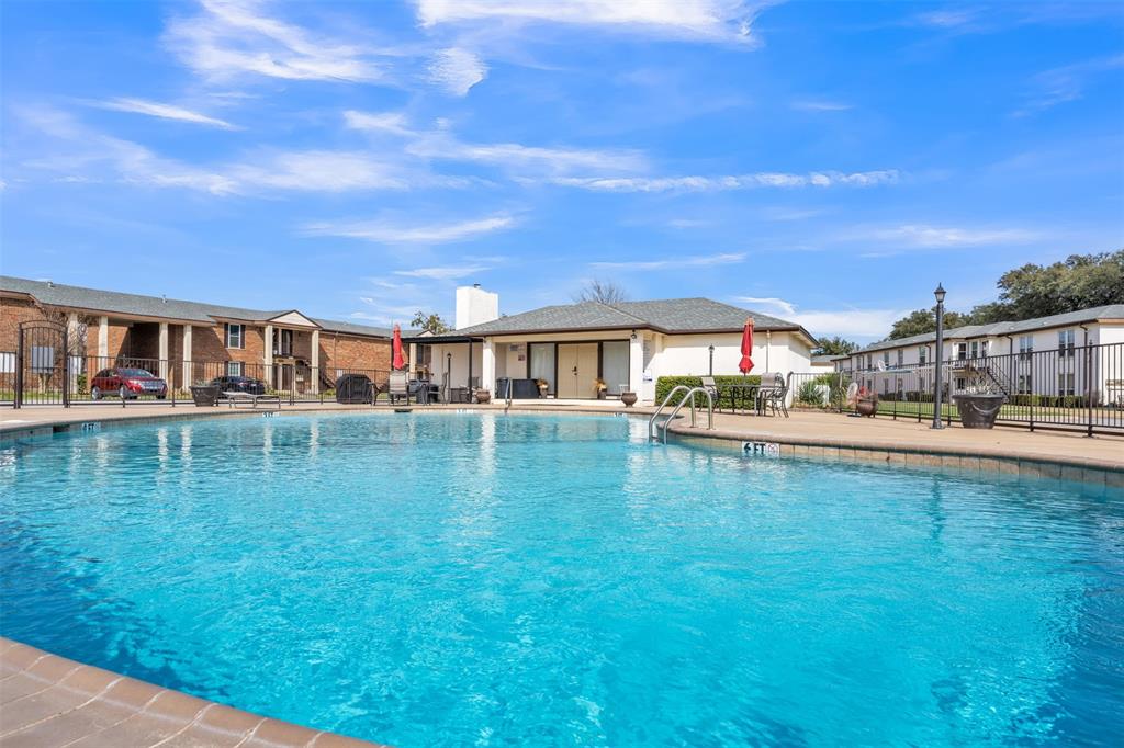 Ridglea Estate Condo - Residential