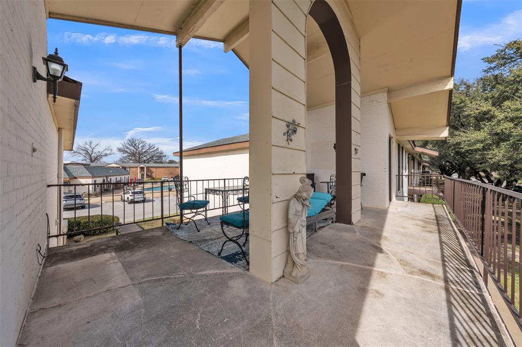 Ridglea Estate Condo - Residential