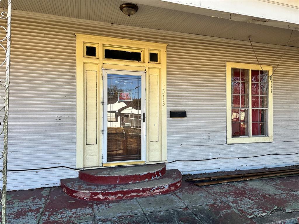 2513 Claiborne Avenue