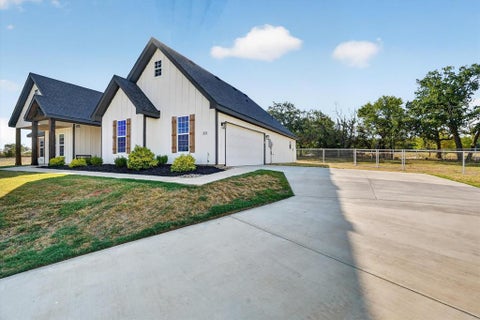 Tiny photo for 332 Jonny Boy Way, Springtown, TX 76082 (MLS # 21396133)