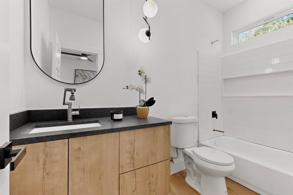 Lincoln Manor - Residential